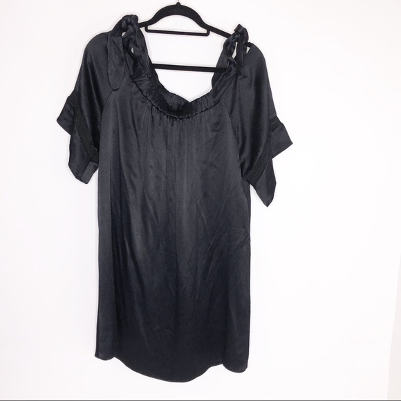 Alexis Black Liyan Off the Shoulder Dress - Picture 5 of 7